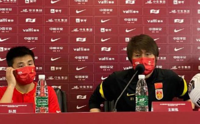 媒体人: 国足即将回国, 预计明天中午11点到上海
