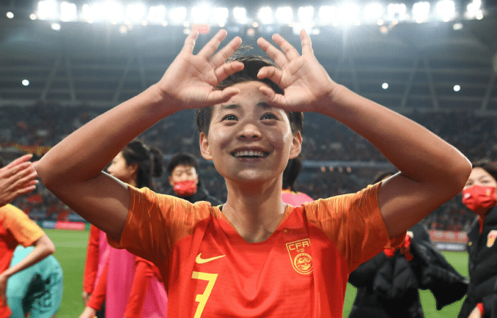 3-2美国U23！中国女足留洋巨星建功：助弱旅2连胜，为水庆霞减压