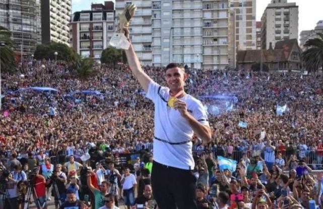 大马丁返乡14万人迎接！再挑衅：知道法国队怕我，皇马新星快崩溃了