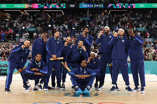 巴黎奥运男篮落幕：美国登顶 詹姆斯荣耀 MVP
