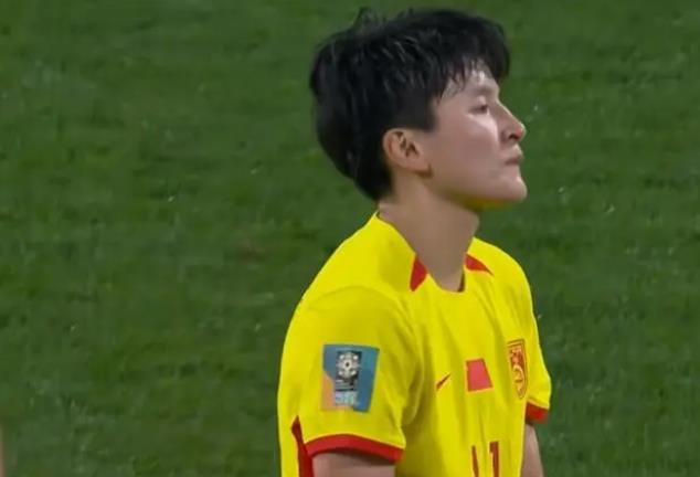 险胜海地，女足为何会大哭？更衣室内幕曝光，水庆霞兑现承诺